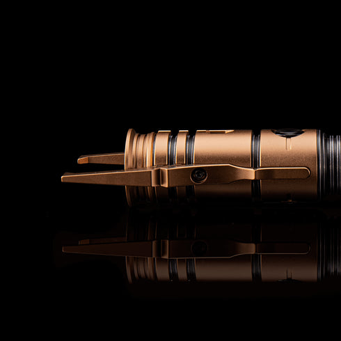 Daemos Neo CFX Saber - Bronzium Weathered - Sabertrio