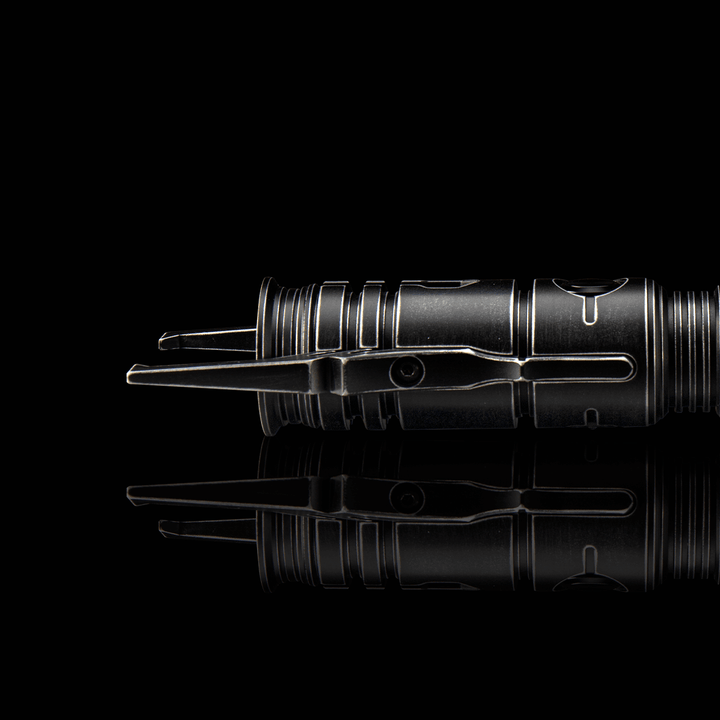 Daemos Neo Proffie Saber - Weathered Dark Edition - Sabertrio